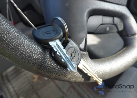 2008 Chevrolet Silverado 1500 Work Truck z USA, uszkodzony, nr VIN 1GCEC14X48Z110311